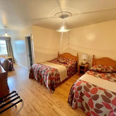 Goldendawn Guest House Citywest Εξωτερικό φωτογραφία