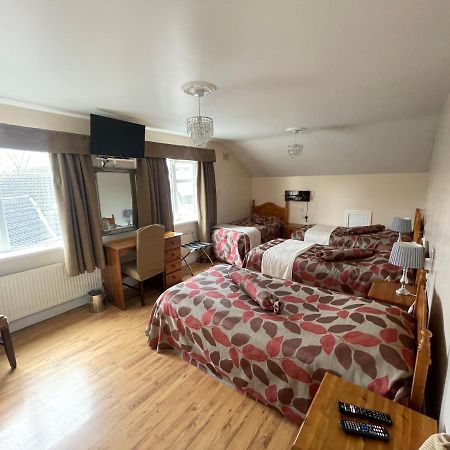 Goldendawn Guest House Citywest Εξωτερικό φωτογραφία