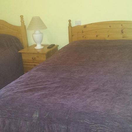 Goldendawn Guest House Citywest Δωμάτιο φωτογραφία