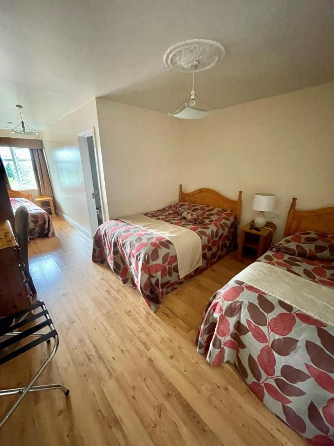 Goldendawn Guest House Citywest Εξωτερικό φωτογραφία